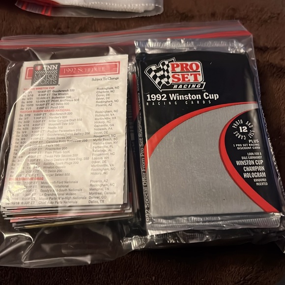 24 Pro Set Racing 1992 NASCAR Winston Cup packs - Picture 3 of 5